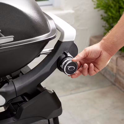 Barbecue a Gas Q-2200N+ con Carrello e Ripiani (1501110)